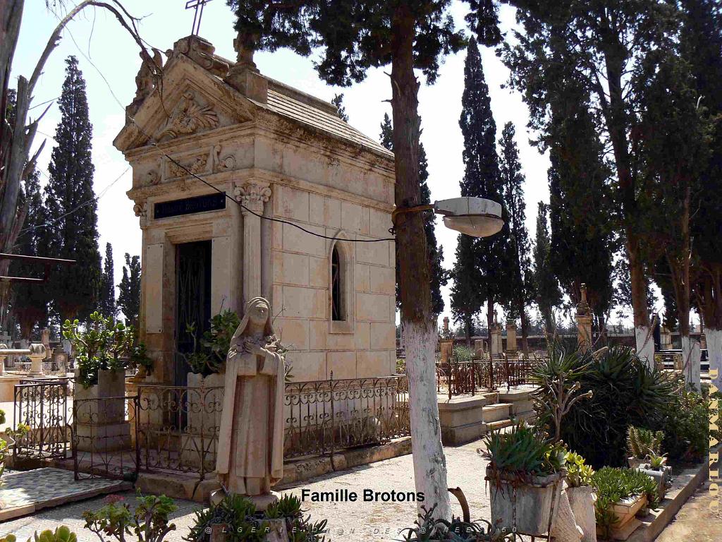 HAMMAM BOU HADJAR 2009 LE CIMETIERE   (40).jpg